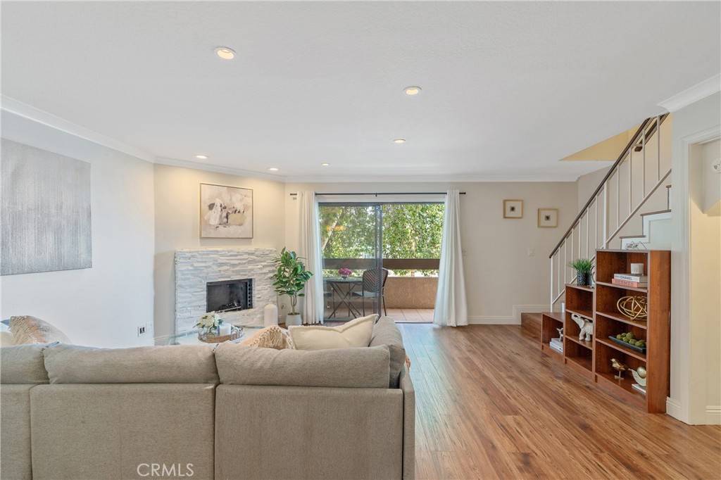 Valley Village, CA 91607,12330 Magnolia BLVD #101