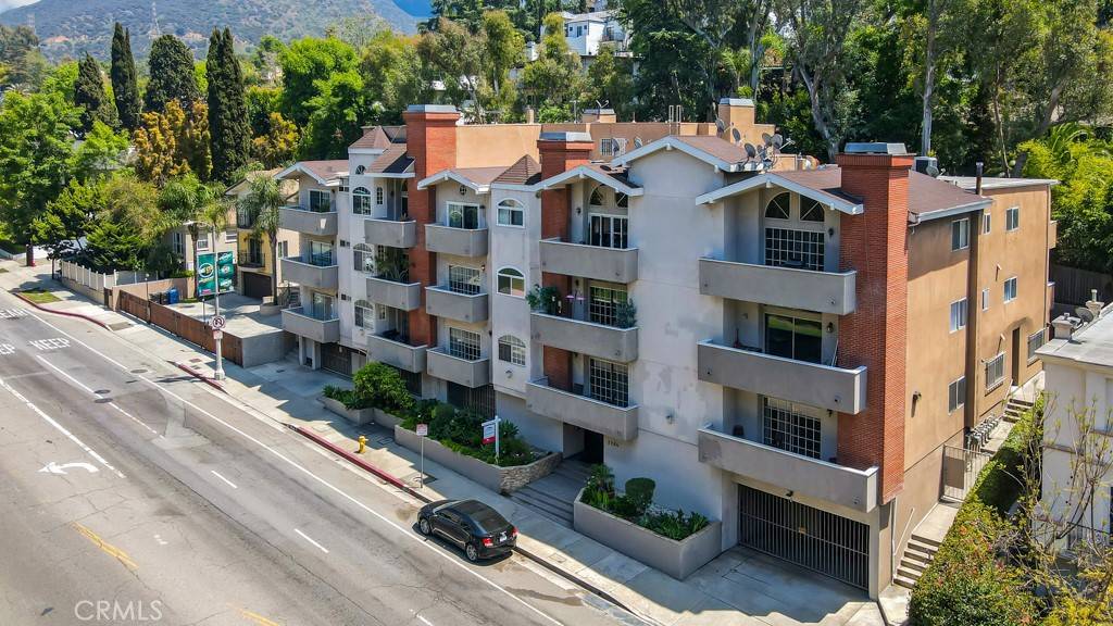 Los Angeles, CA 90068,3284 Barham BLVD #201