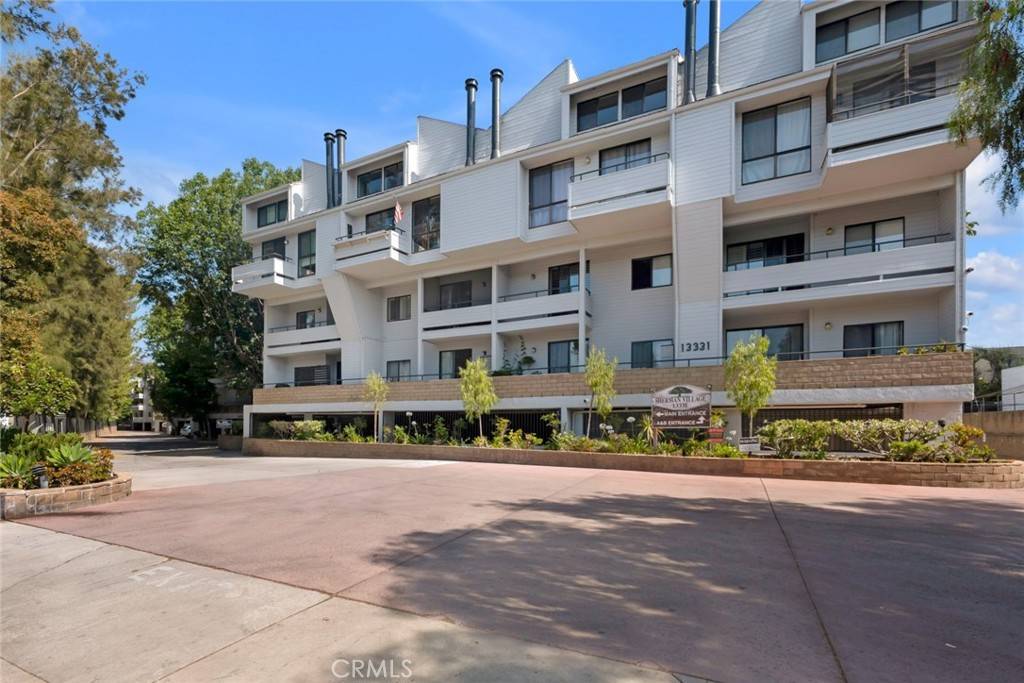 Sherman Oaks, CA 91423,13331 Moorpark ST #206
