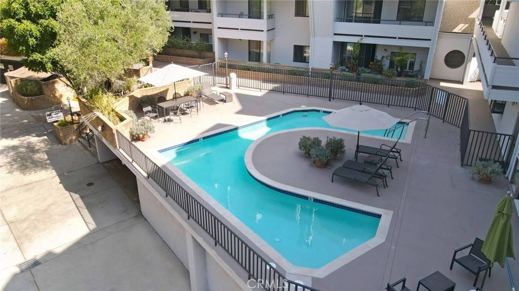 Sherman Oaks, CA 91423,13331 Moorpark ST #206