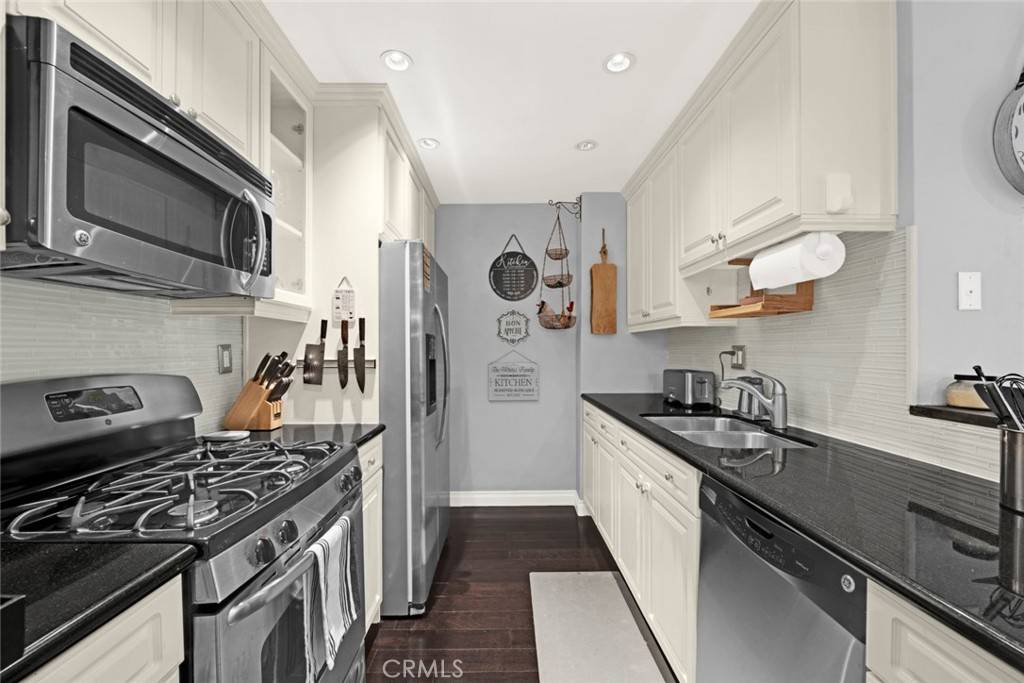 North Hollywood, CA 91601,11225 Peach Grove ST #102