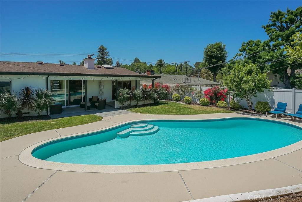 Woodland Hills, CA 91367,23853 Hatteras Street