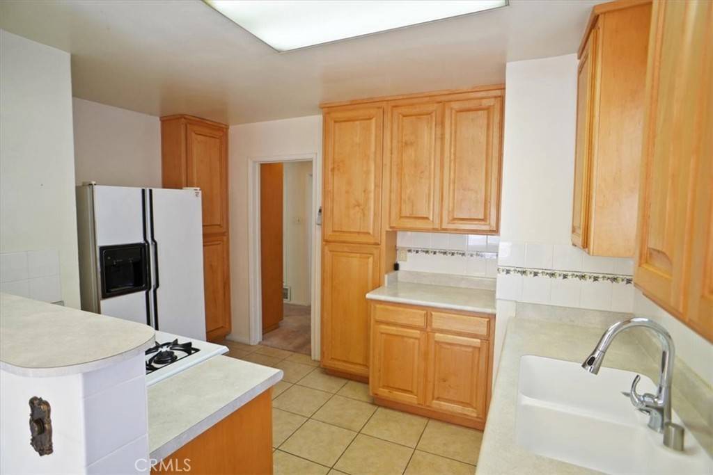 Glendale, CA 91201,1213 Thompson AVE