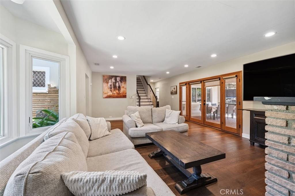 Glendale, CA 91206,2248 E Chevy Chase DR