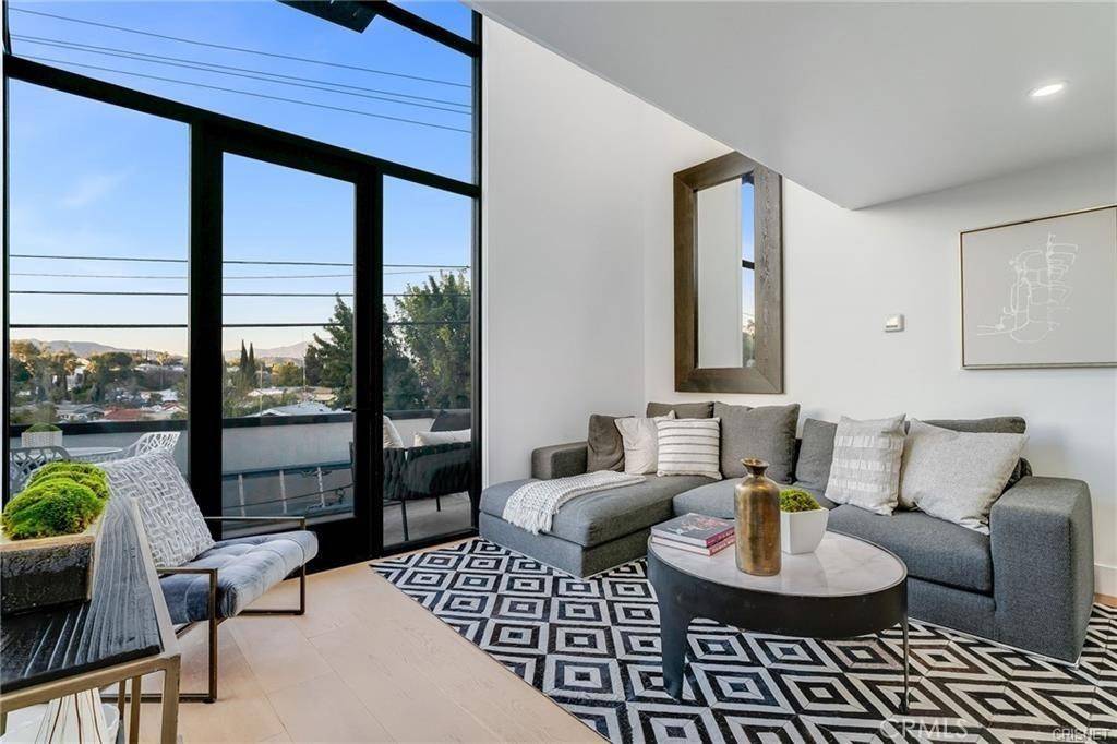 Los Angeles, CA 90042,5030 Aldama ST