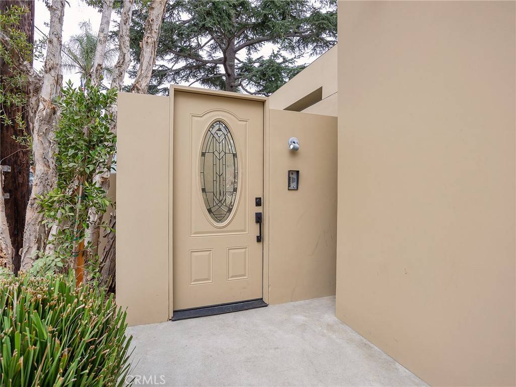 Los Angeles, CA 90068,7283 Pacific View DR