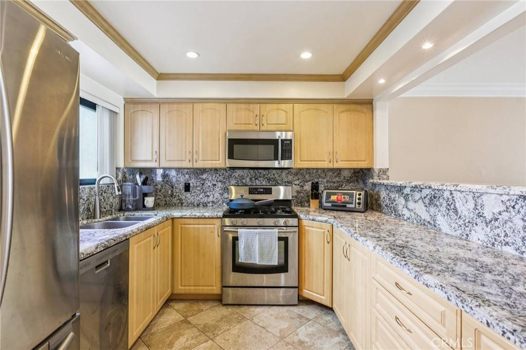 Glendale, CA 91204,345 W Acacia AVE #7