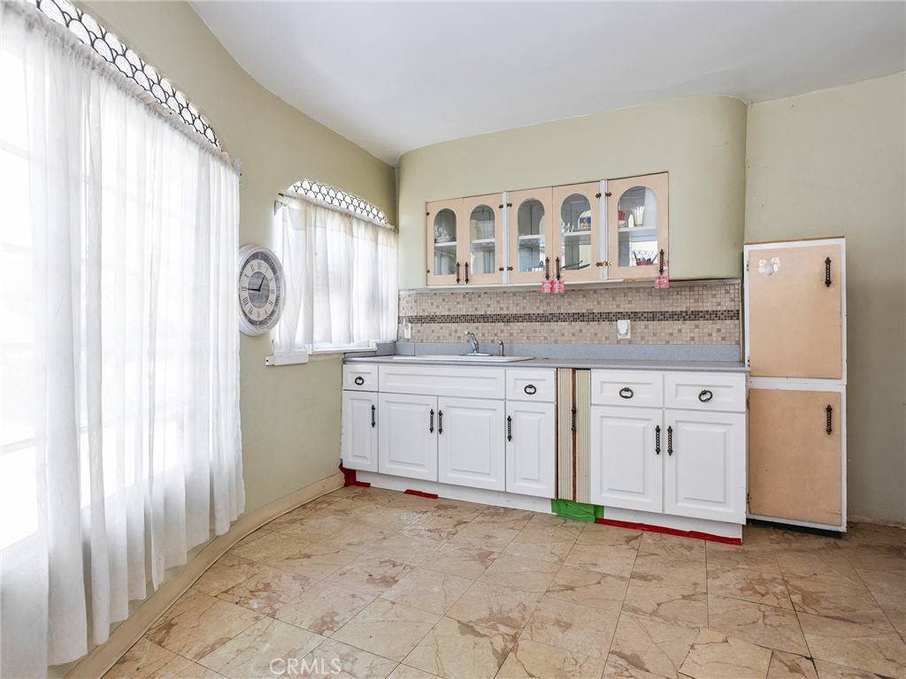 Sun Valley, CA 91352,8618 La Tuna Canyon RD
