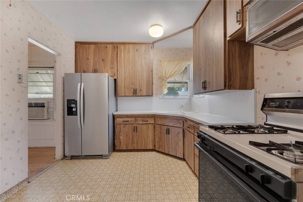 North Hollywood, CA 91606,6252 Camellia AVE
