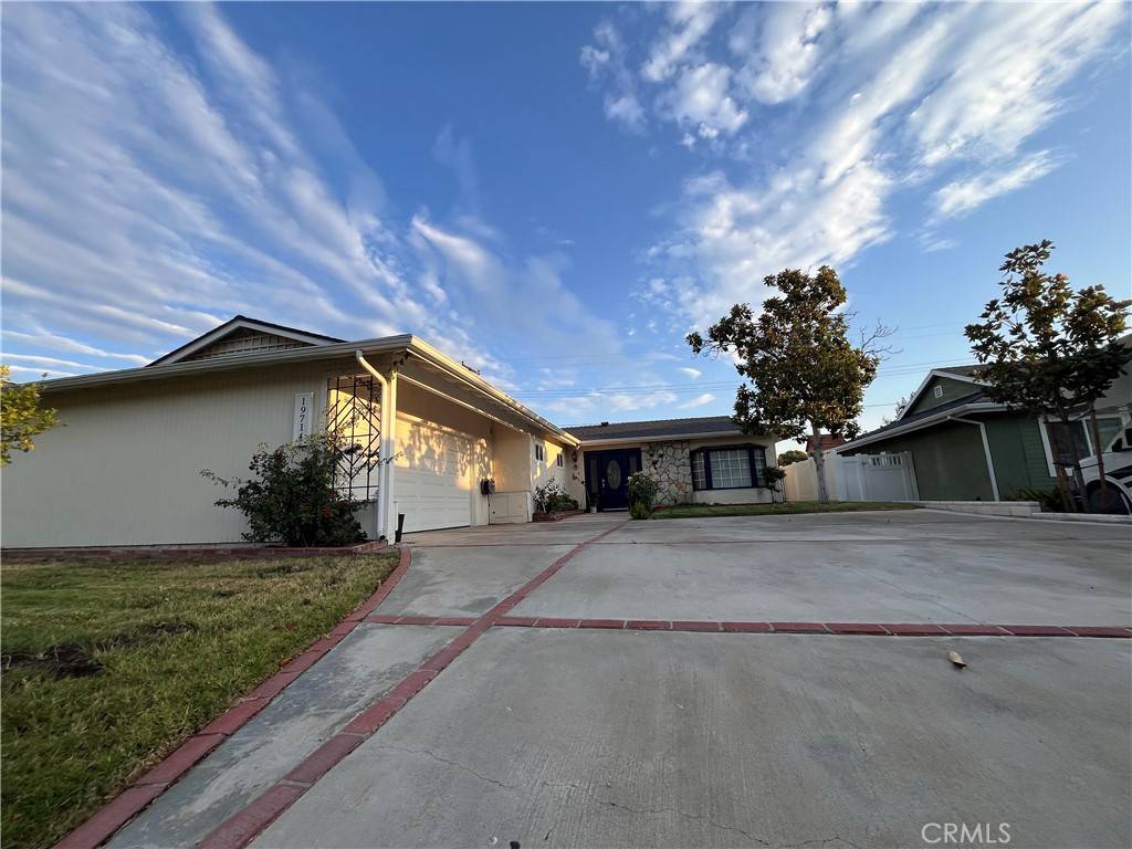 Canyon Country, CA 91351,19714 Steinway ST
