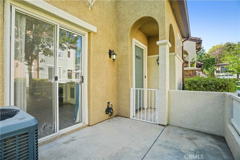 Valencia, CA 91354,28252 Canterbury CT