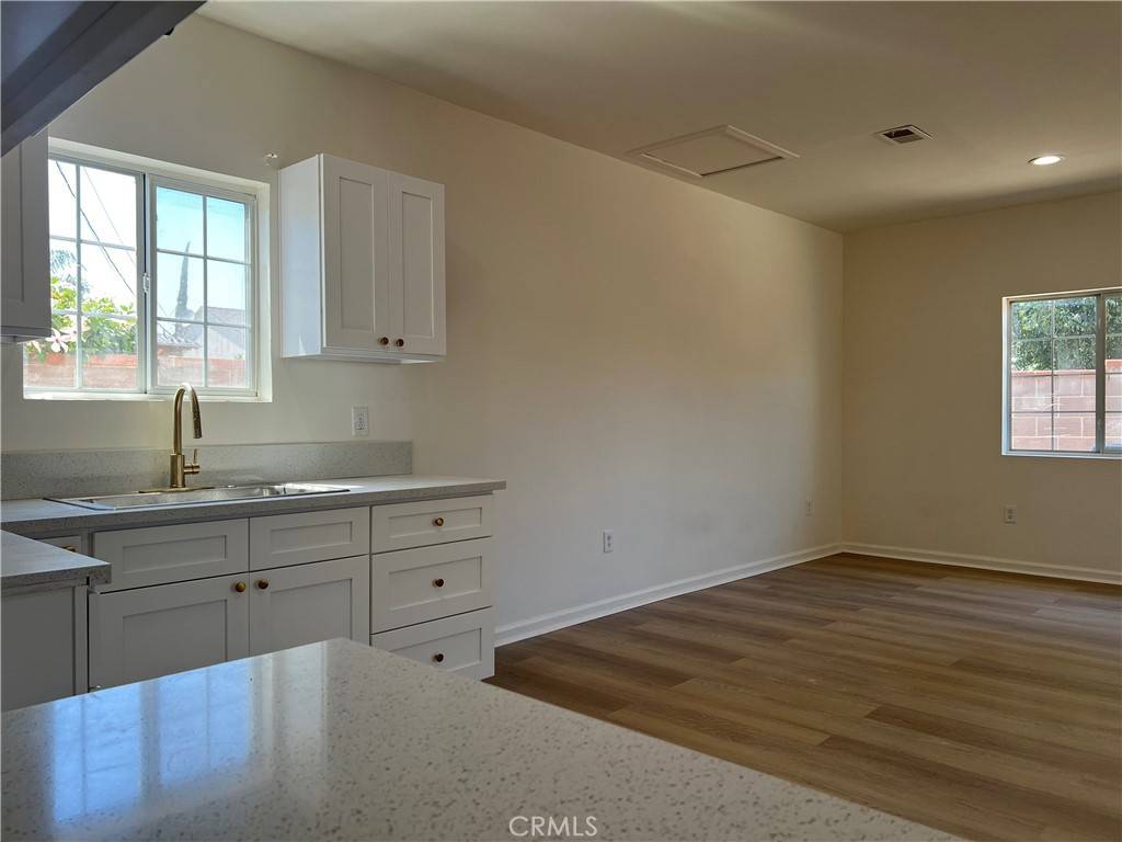 San Fernando, CA 91345,15128 Septo ST