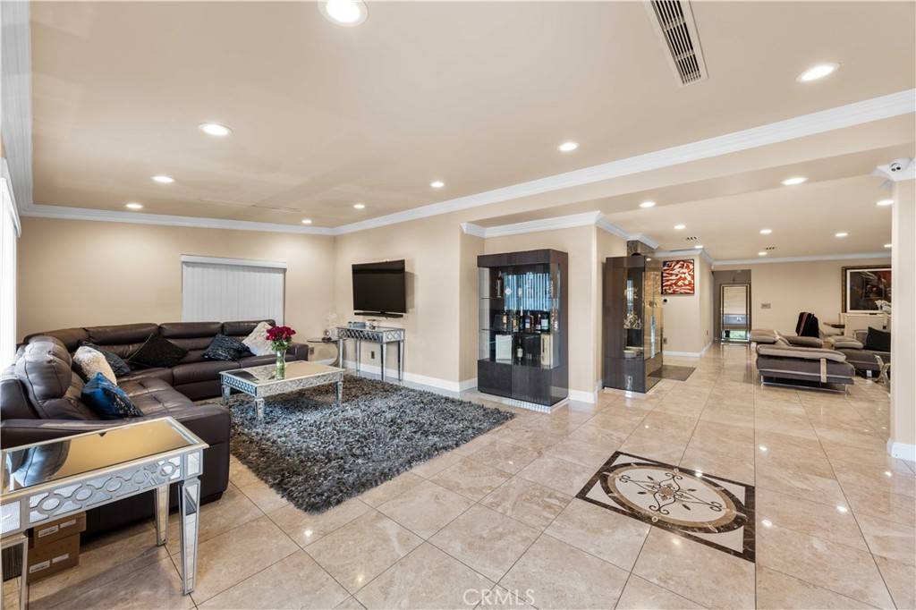 Northridge, CA 91325,17424 Hemmingway ST