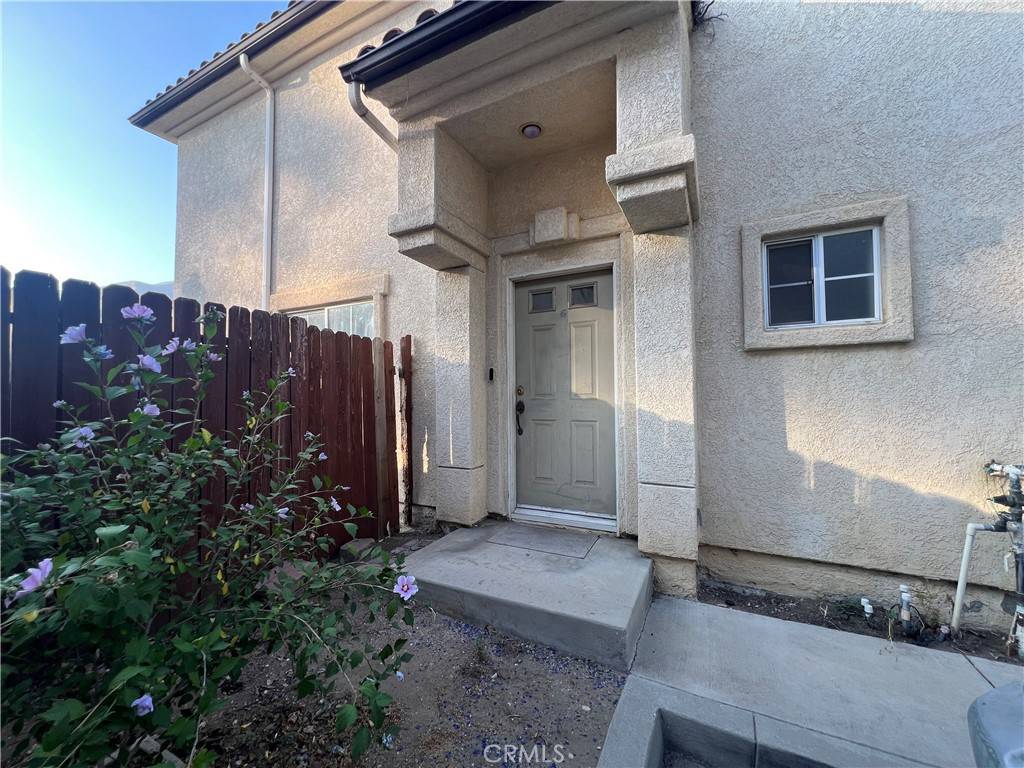 Rancho Cascades, CA 91342,13775 Glenoaks BLVD #16