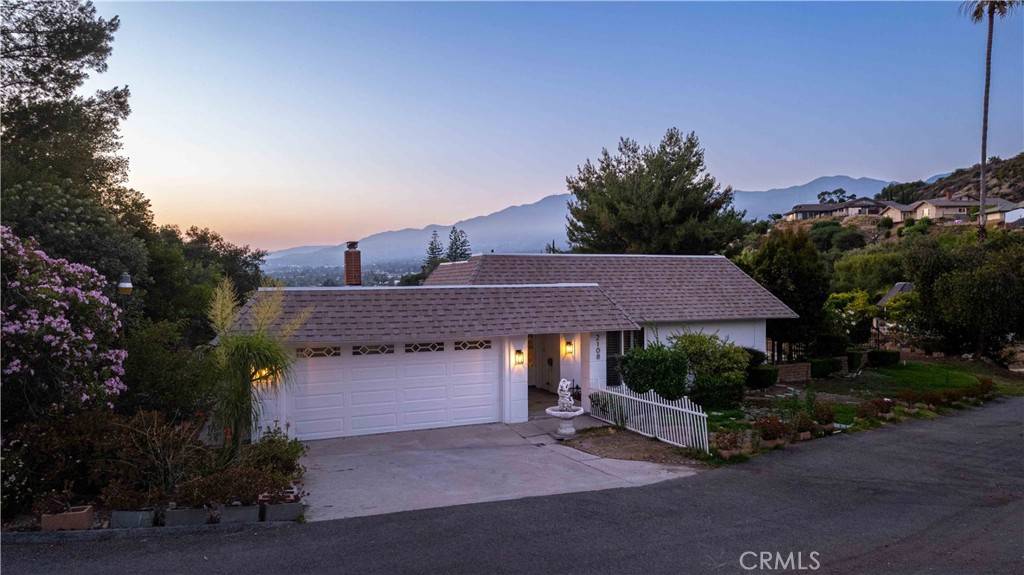 Glendale, CA 91208,2108 El Arbolita DR