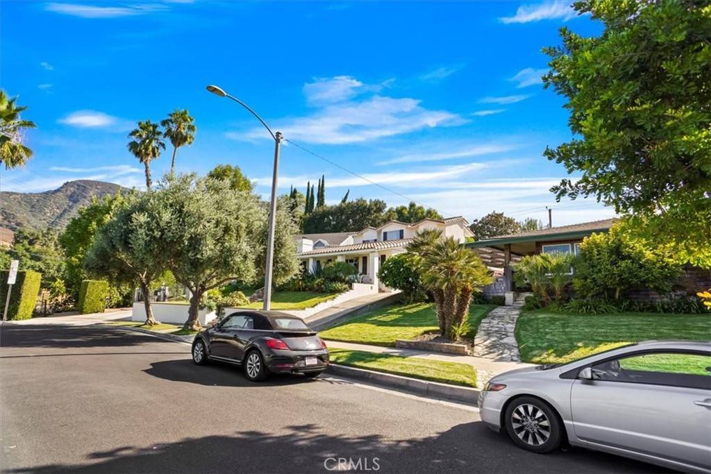 Burbank, CA 91505,525 Bob Hope DR