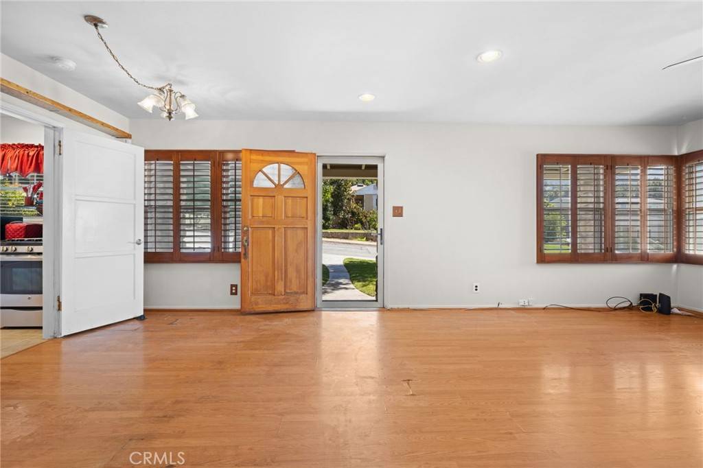 La Crescenta, CA 91214,3232 Brookhill St.
