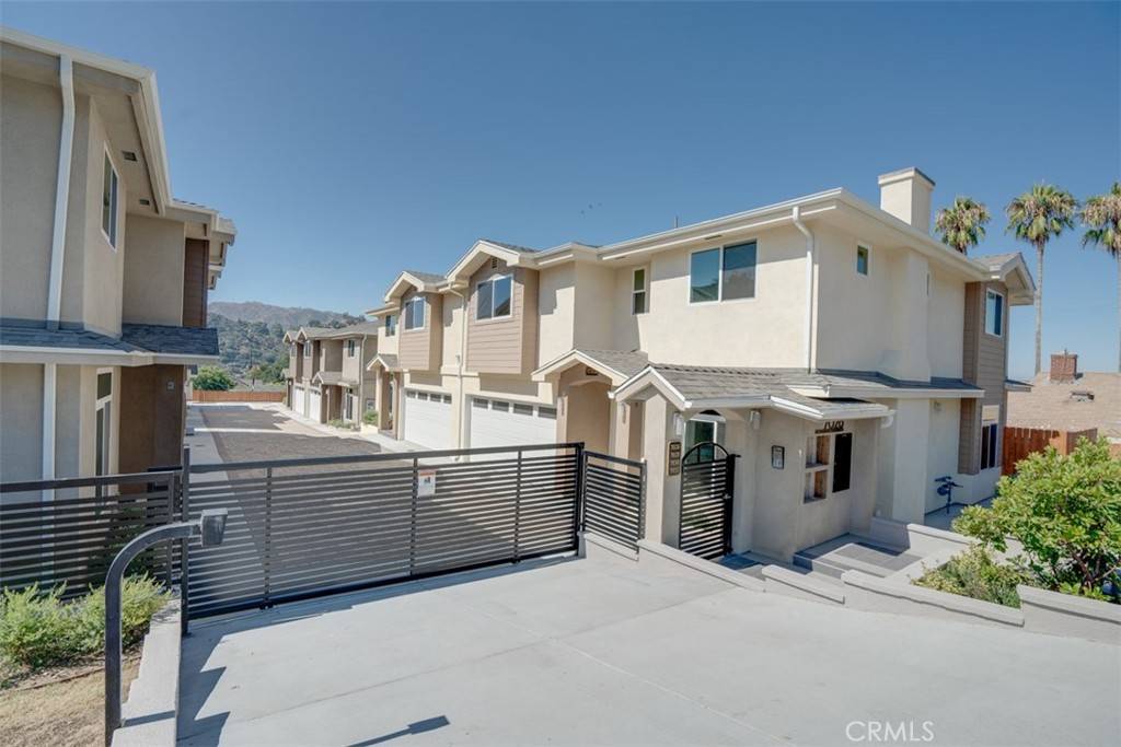 Tujunga, CA 91042,7030 Valmont ST #A