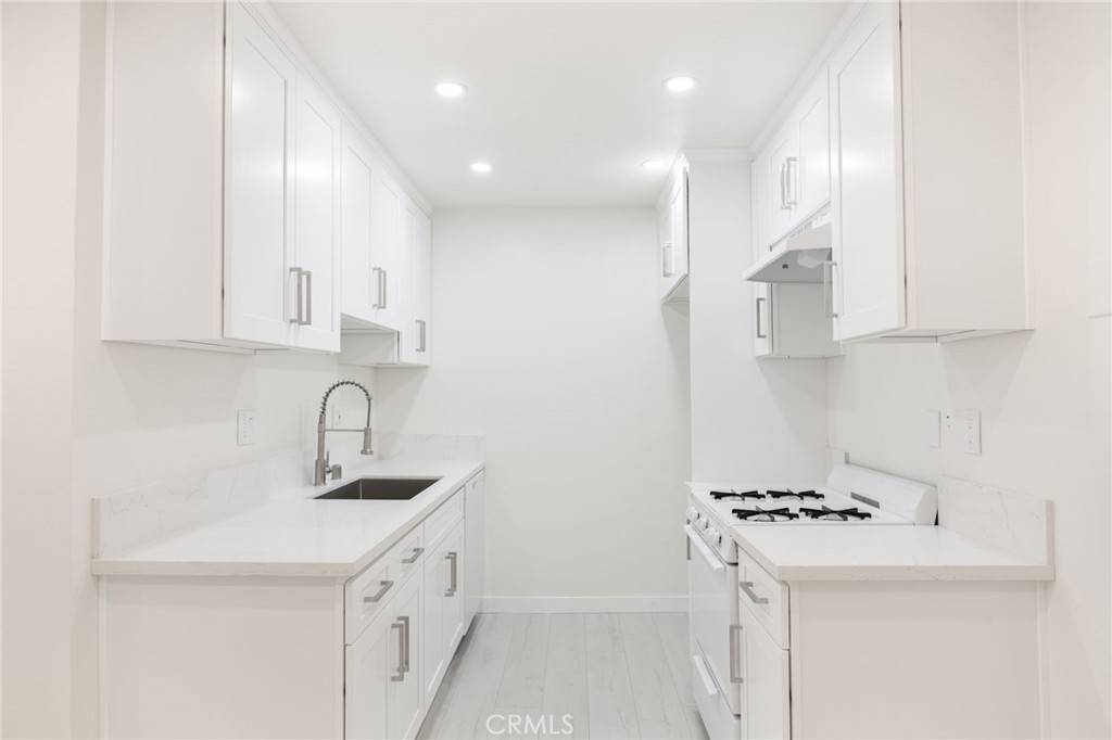 Glendale, CA 91204,333 Riverdale DR #8