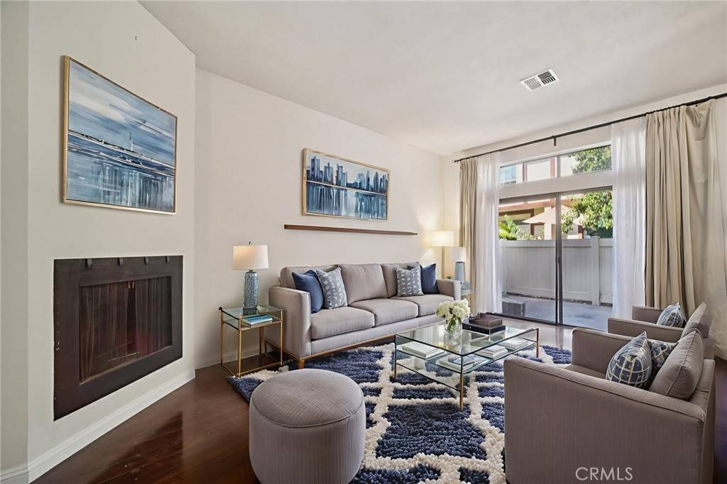 West Hills, CA 91307,22525 Sherman WAY #403