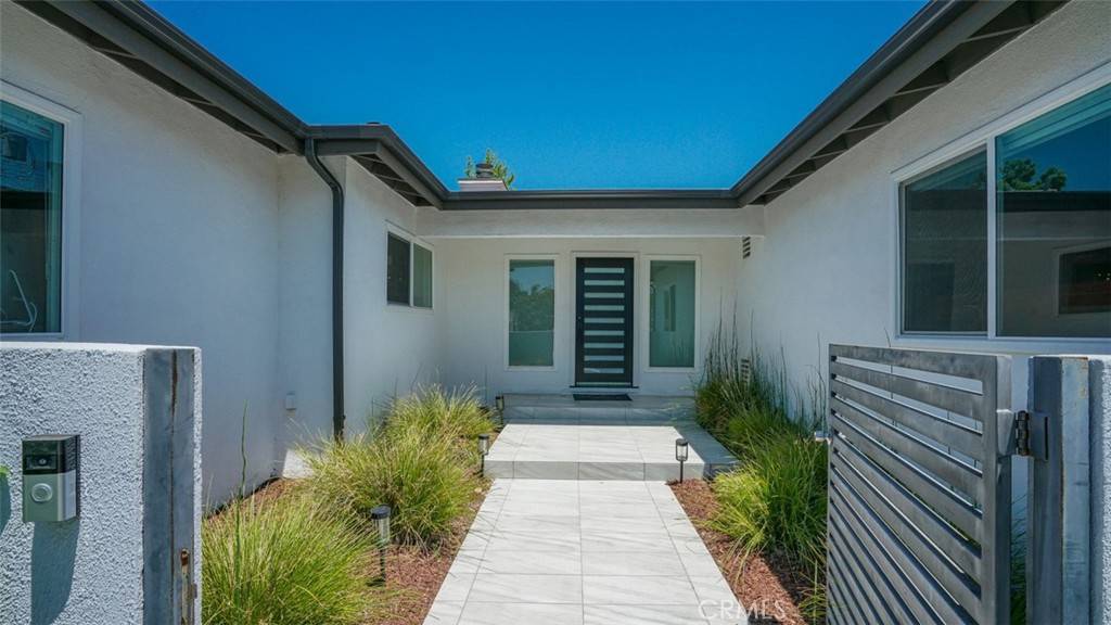 Woodland Hills, CA 91367,23853 Hatteras Street