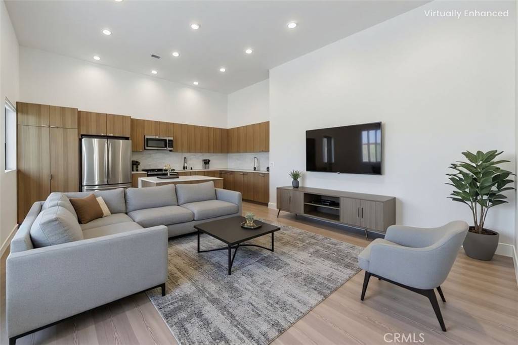 Los Angeles, CA 90019,4810 Mascot ST