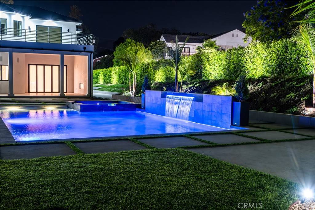 Los Angeles, CA 91040,10511 Mary Bell