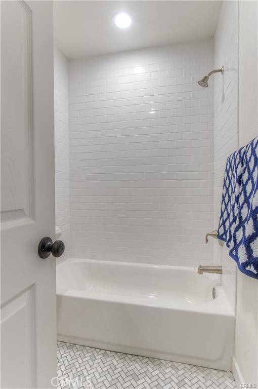 Burbank, CA 91505,1925 N Screenland