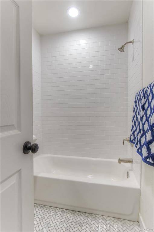 Burbank, CA 91505,1925 N Screenland