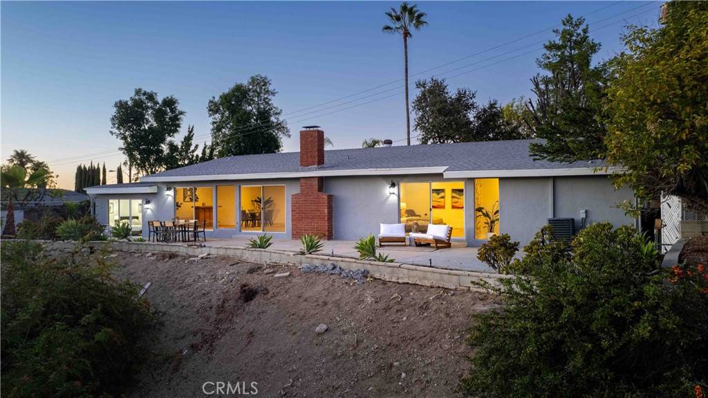 Woodland Hills, CA 91364,23112 Cass AVE