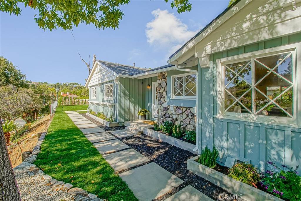 Sunland, CA 91040,9851 Shadow Island