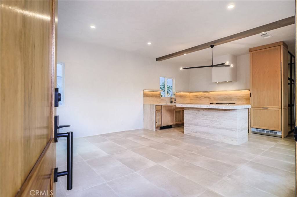 West Hollywood, CA 90046,817 N Orange Grove AVE #1/2