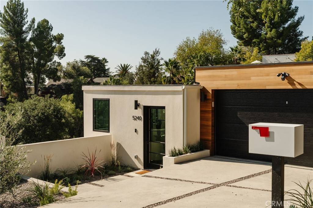 Los Angeles, CA 90042,5240 Barker Drive