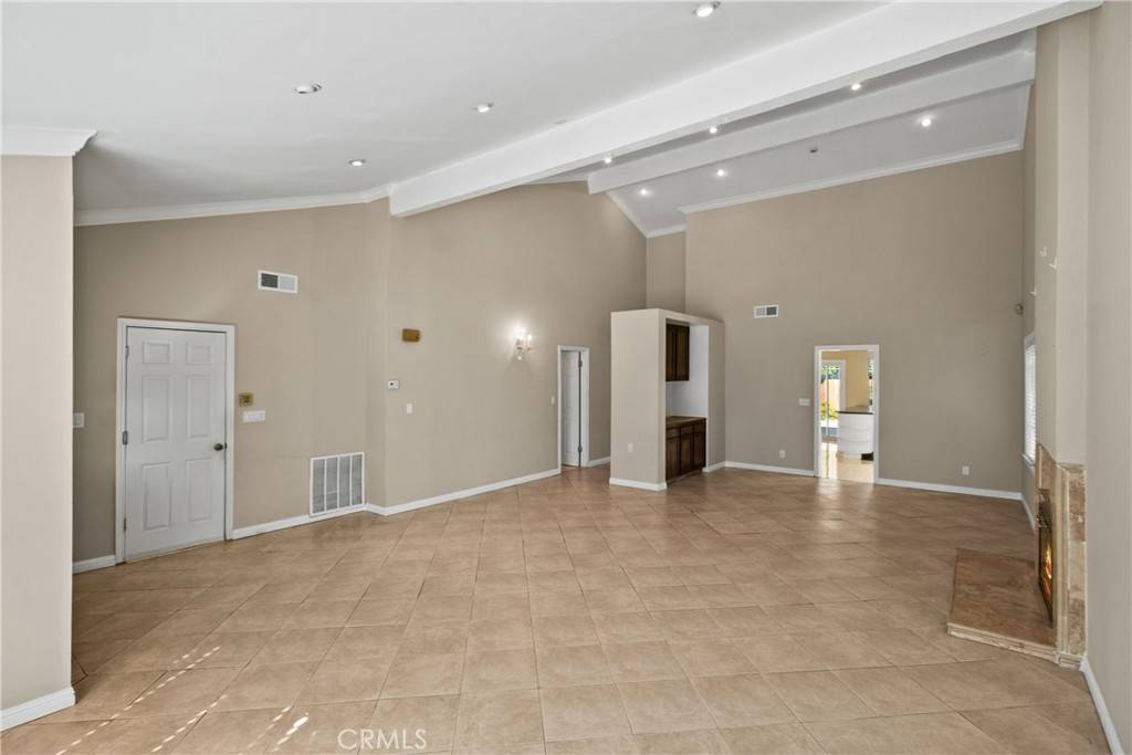 Tarzana, CA 91335,18123 Delano ST