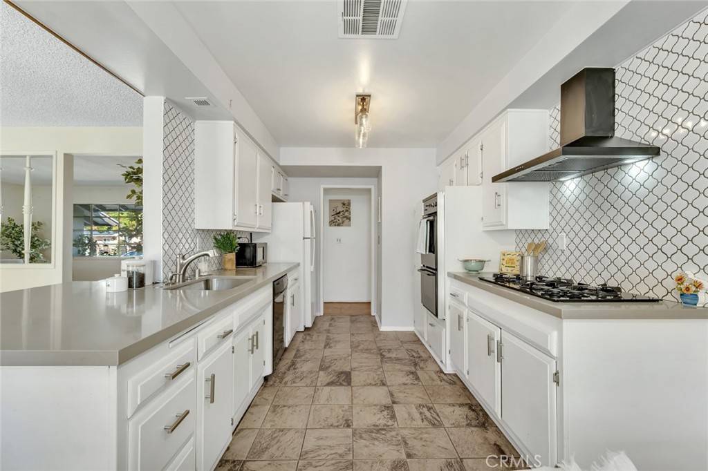 Sylmar, CA 91342,14968 Bleeker ST