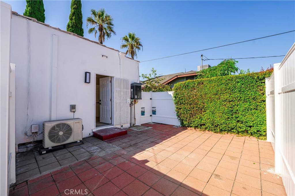 Glendale, CA 91205,319 Roads End ST