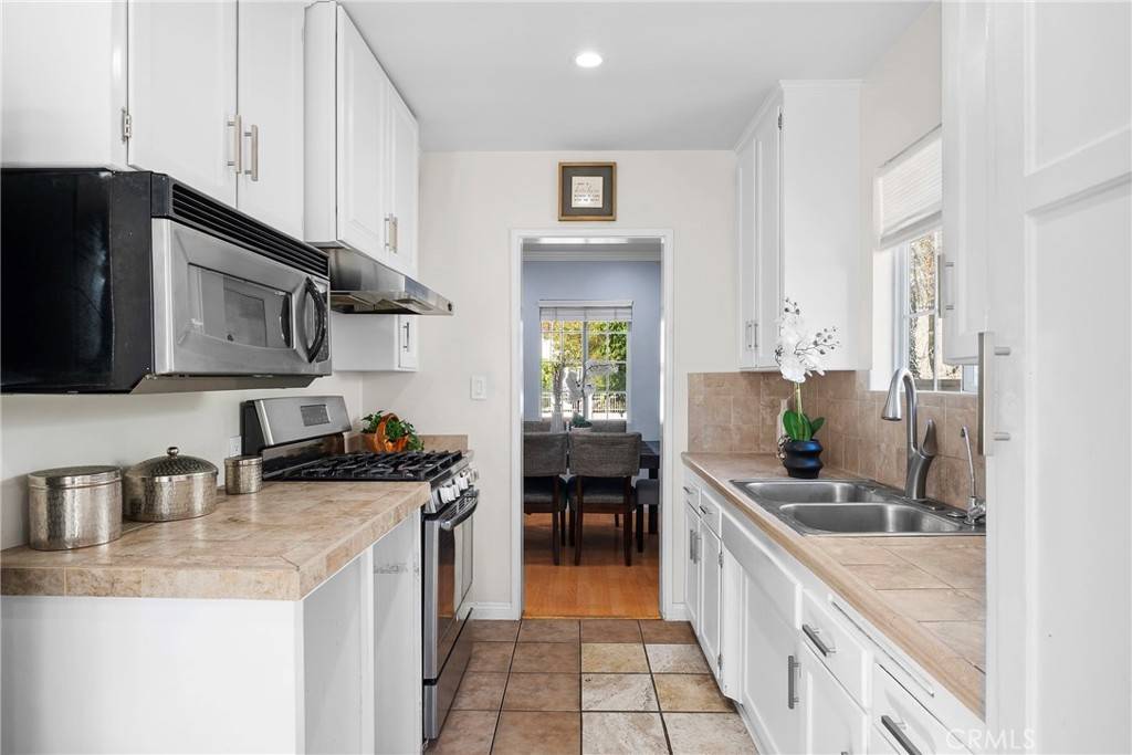 Van Nuys, CA 91406,16154 Gilmore