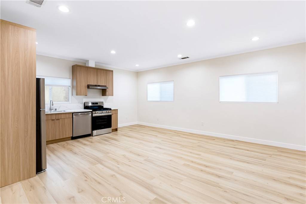 Glendale, CA 91205,720 E Windsor #C