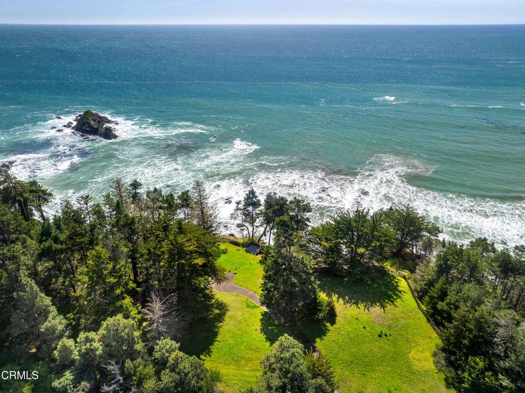 Gualala, CA 95445,35522 S Highway 1