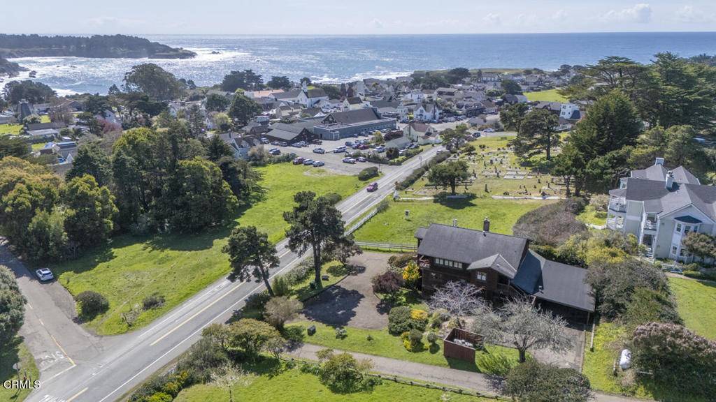 Mendocino, CA 95460,44920 Little Lake RD