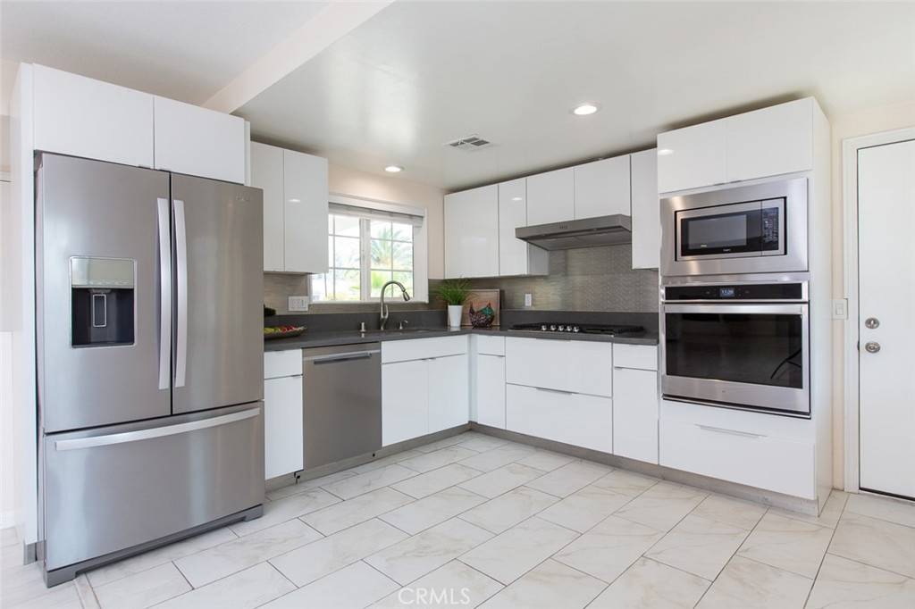 Glendora, CA 91740,1323 Lyman AVE