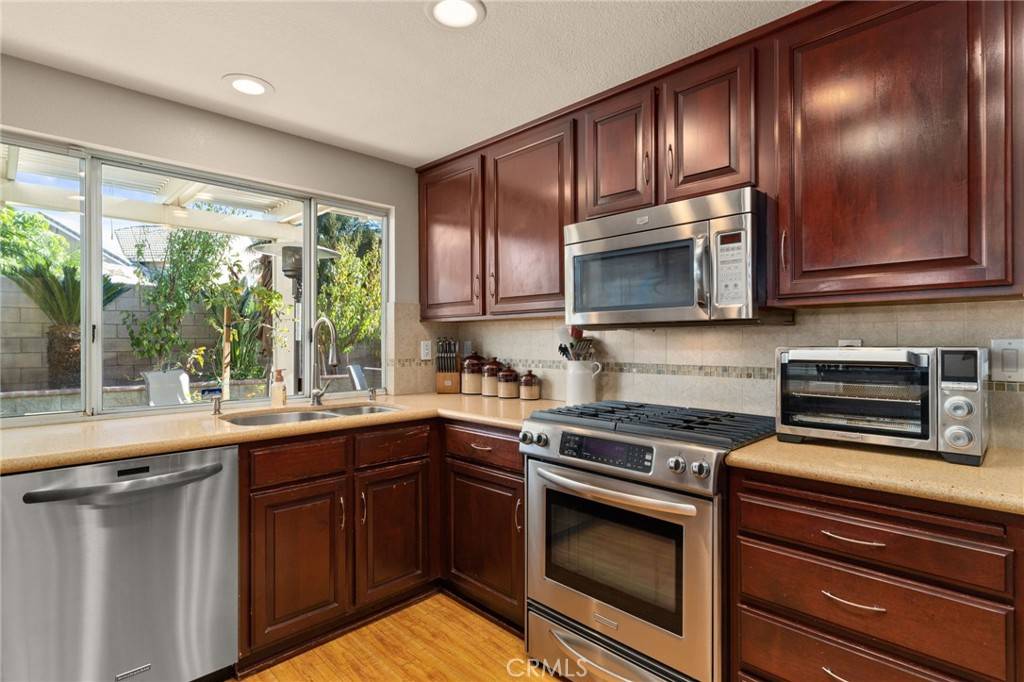 Chino, CA 91710,13713 Dogwood CT