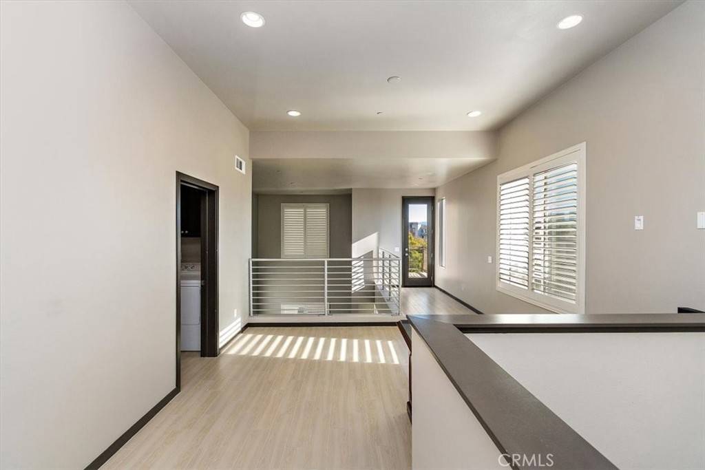 Irvine, CA 92612,77 Waldorf