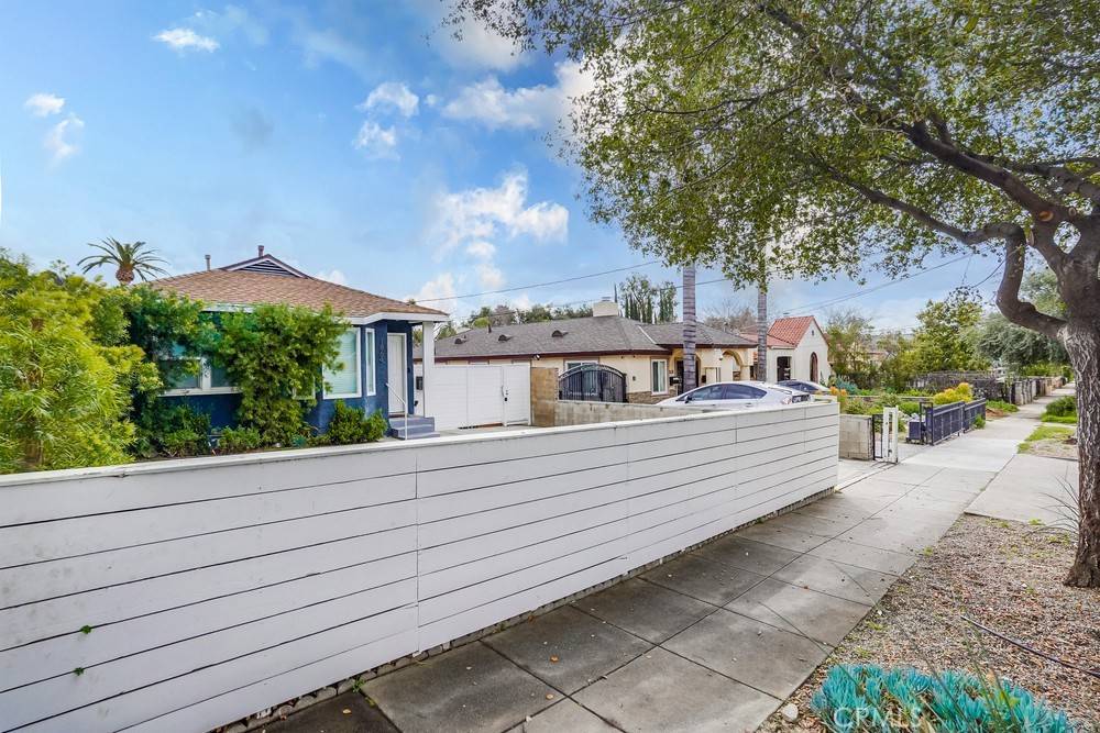 Pasadena, CA 91103,1864 Navarro AVE