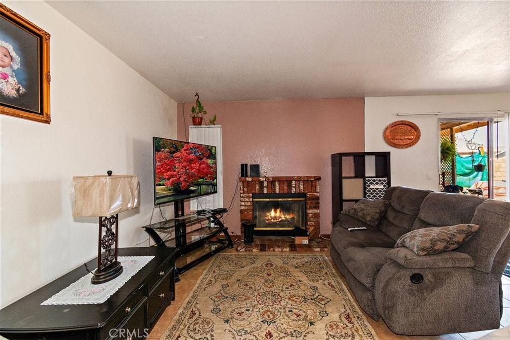 Adelanto, CA 92301,17954 Juniper ST