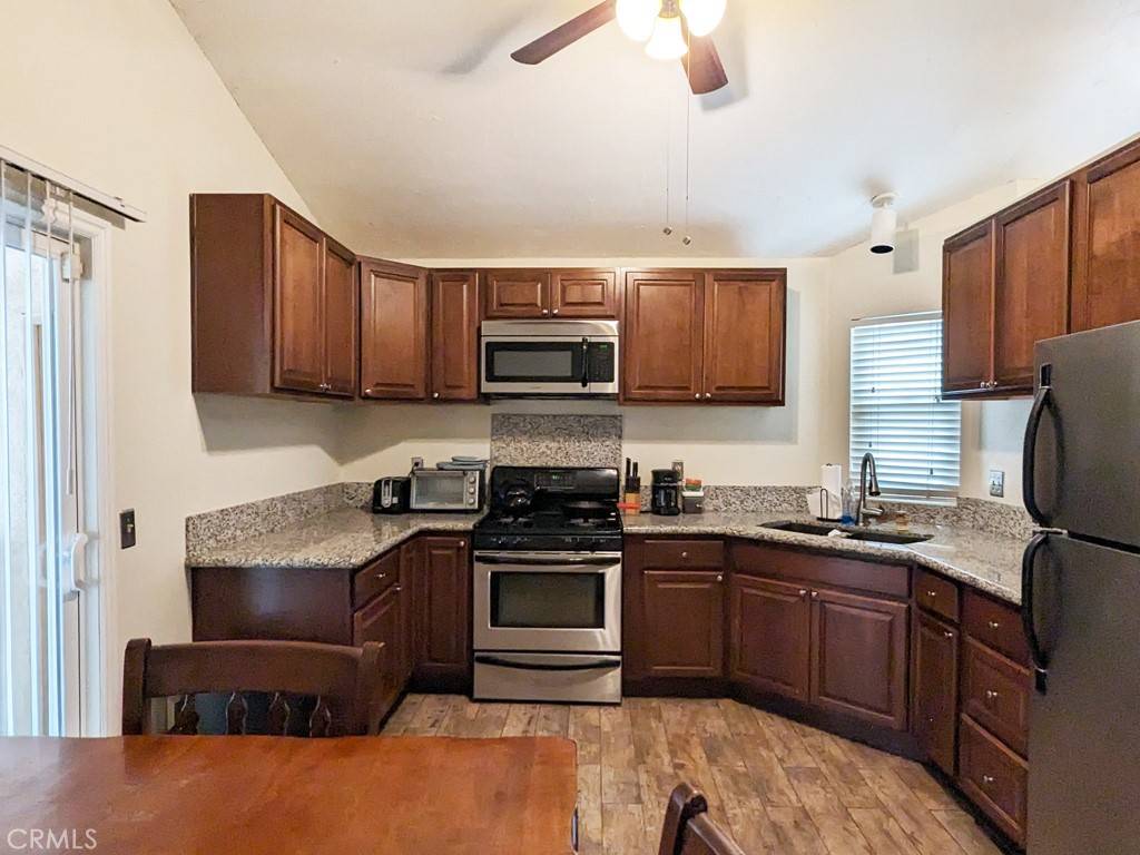 Colton, CA 92324,1019 Forest DR