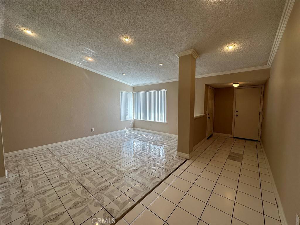 Moreno Valley, CA 92553,25253 Minnetonka CT