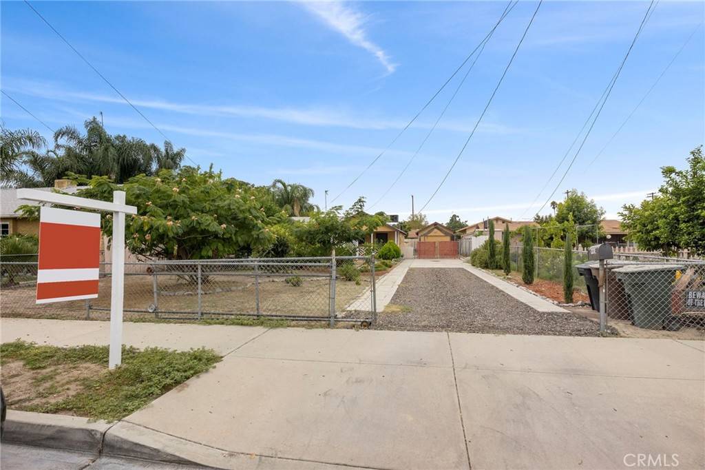 Colton, CA 92324,1331 Rialto AVE