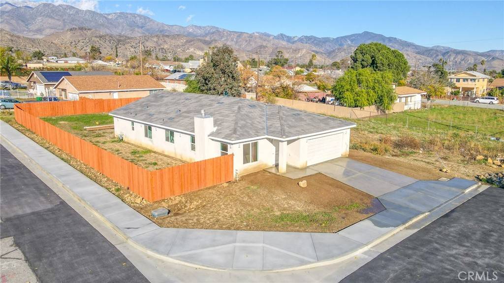 Banning, CA 92220,623 E King ST