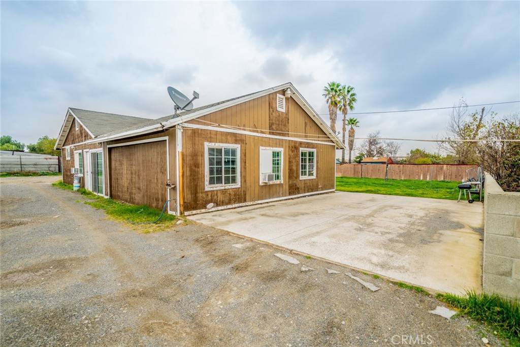 Bloomington, CA 92316,19340 Jurupa AVE